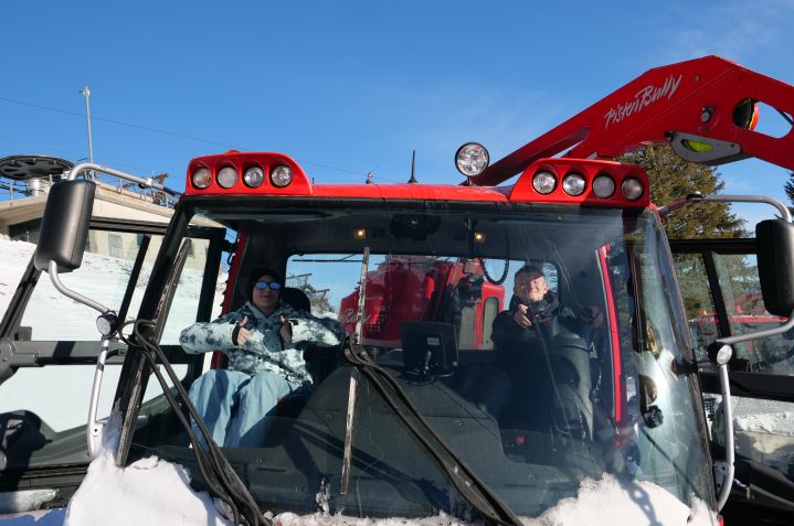 pistenbullycockpit-schueler-deinwinterdeinsport-2